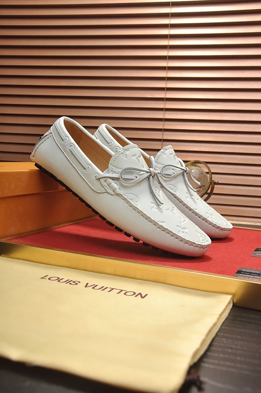 Men's men's shoes 💰420💶 [LV Doudou shoes] (water-dyed cowhide lining) new model is on the market, available on the official website. The new Doudou shoes are processed into single-color materials, and the uppers are made of imported cowhide material. The body of the shoe is fully hemmed with mark thread, and is lined with imported original cowhide leather. The elegant shoe shape is super suitable for all-matching, and the size is 38-44.